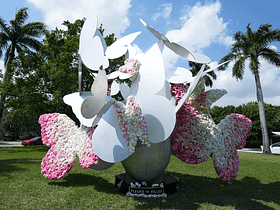 Valdés Butterflies floral sculpture - created by Blake Roses